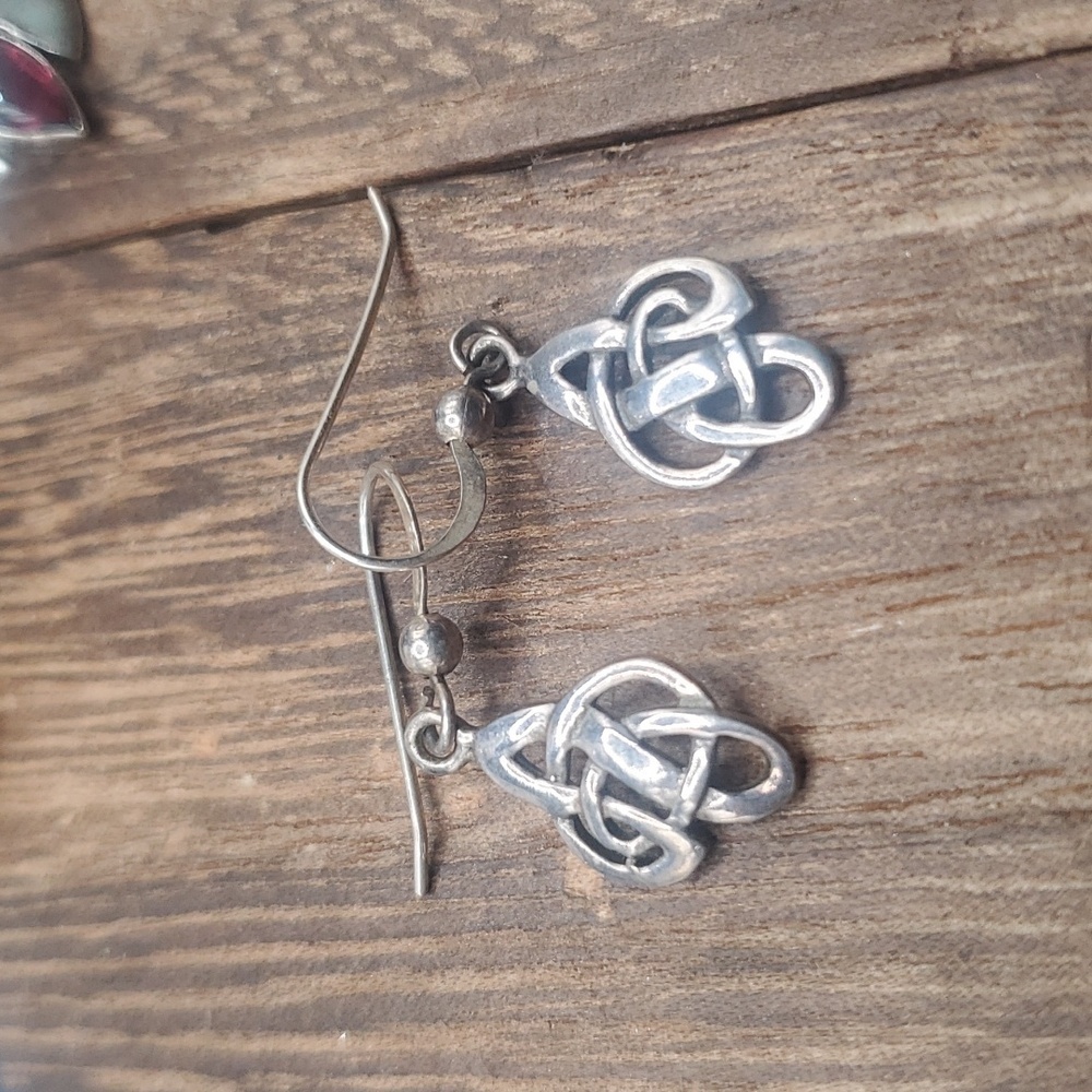 Solid sterling celtic knot earrings‎ 925 E2164